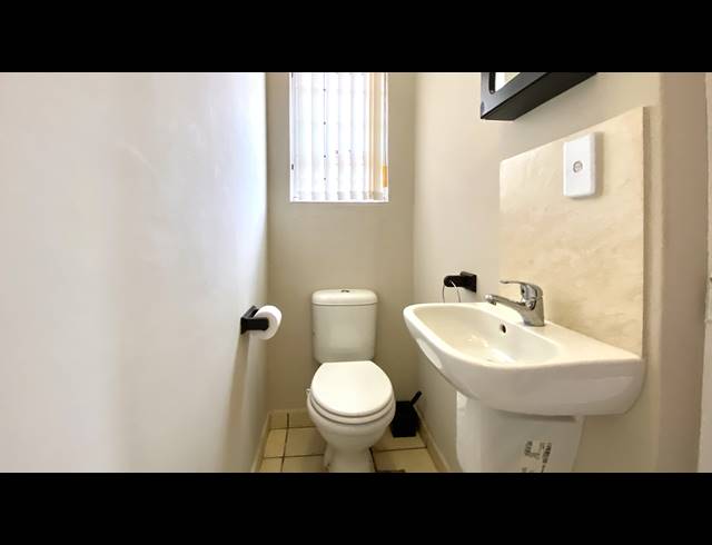 3 BEDROOM HOUSE FOR SALE IN PORT OWEN